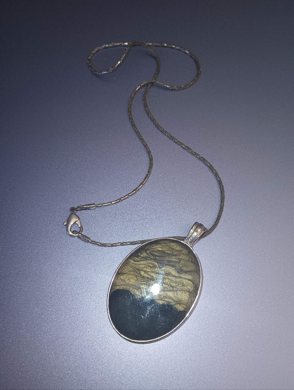 Kenneth Cole Oval Pendant On Chain